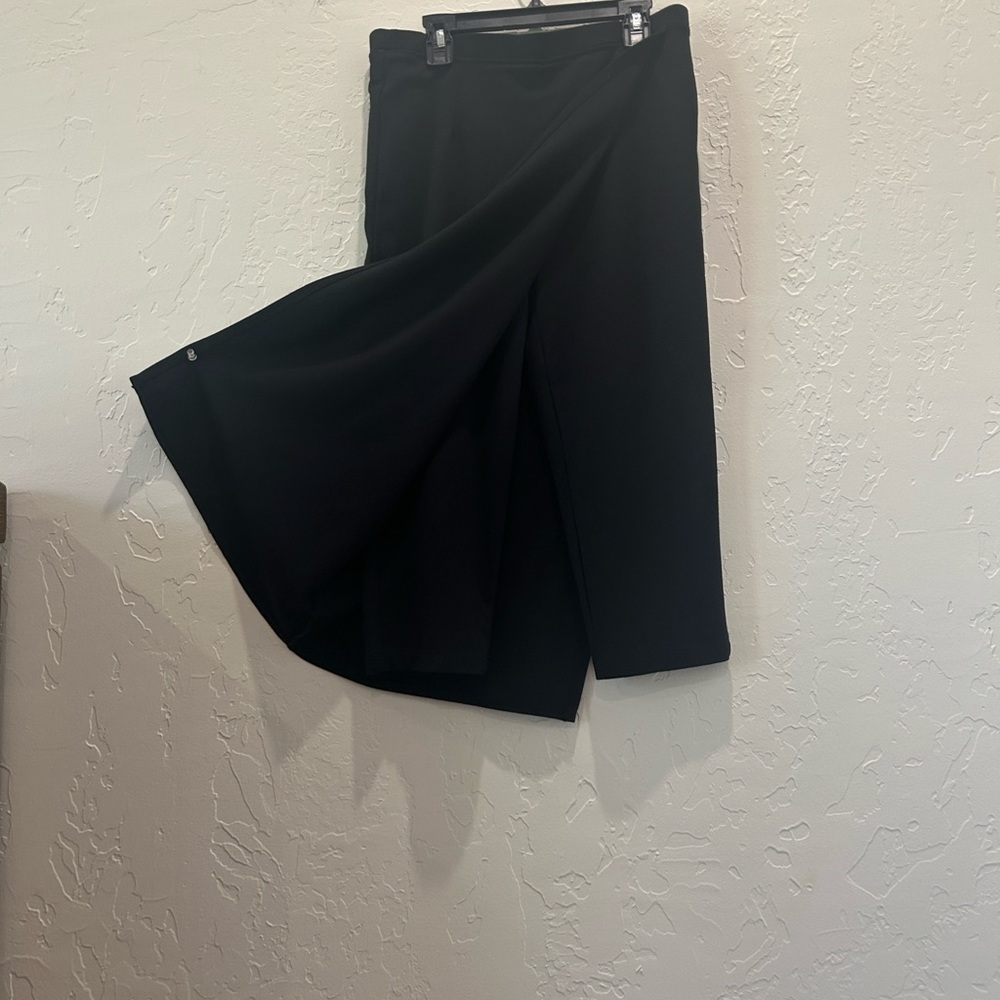 Betabrand Women's The Sassiest Capri Pants Black Panel Overlay Skirt Midi - Picture 4 of 4